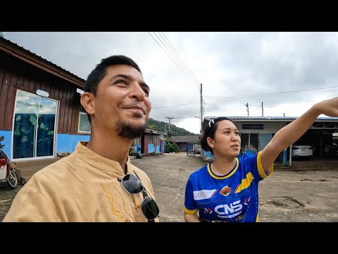 Friendly Thai Teacher Takes Us Inside Her School in Rural Chiang Mai 🇹🇭